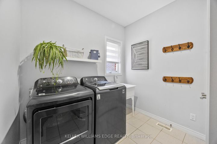 Photo 14 at 209 Echovalley Drive, Stoney Creek Mountain, Hamilton
