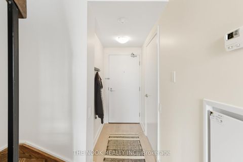 Photo 2 at 309 - 5 Hanna Avenue, Niagara, Toronto