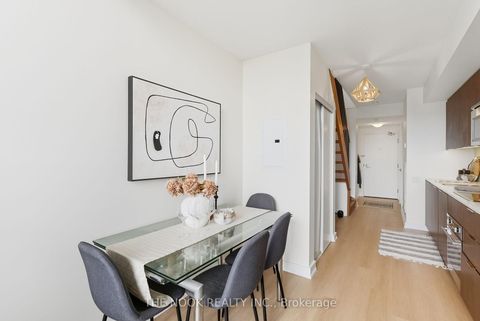 Photo 3 at 309 - 5 Hanna Avenue, Niagara, Toronto