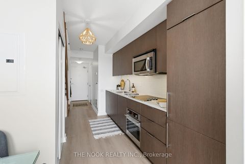 Photo 4 at 309 - 5 Hanna Avenue, Niagara, Toronto