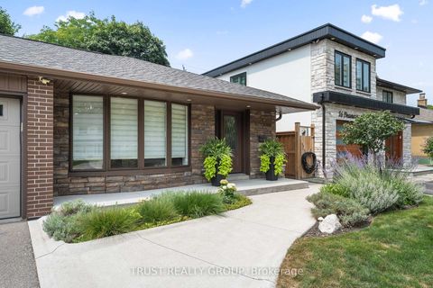 Photo 2 at 18 Deanecrest Road, West Deane, Toronto