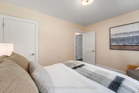 Photo 23 at 18 Deanecrest Road, West Deane, Toronto