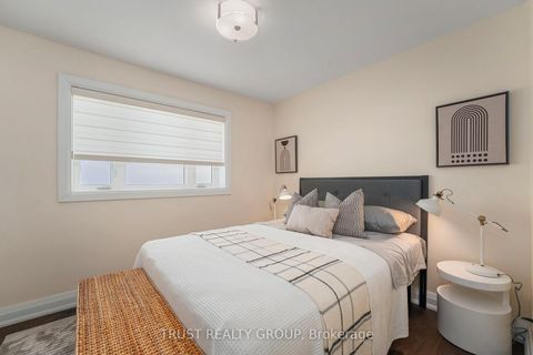 Photo 24 at 18 Deanecrest Road, West Deane, Toronto