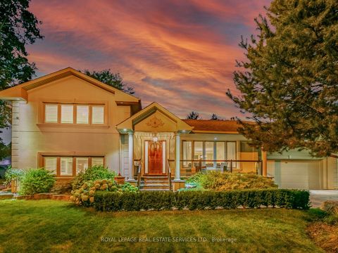 Photo 1 at 6 Cadman Court, Humber Valley, Toronto
