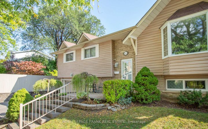 Photo 3 at 655 Bermuda Avenue, Northglen, Oshawa