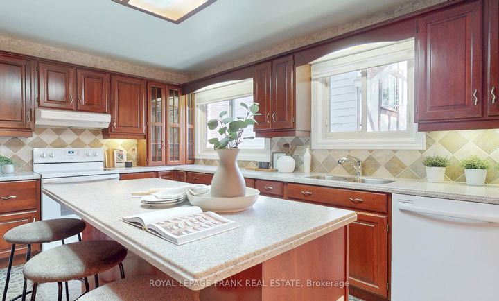 Photo 14 at 655 Bermuda Avenue, Northglen, Oshawa