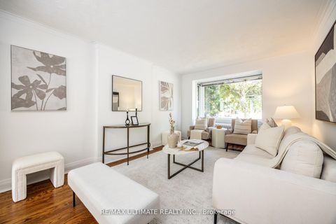 Photo 3 at 221 Donlea Drive, Leaside, Toronto