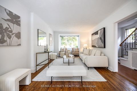 Photo 4 at 221 Donlea Drive, Leaside, Toronto