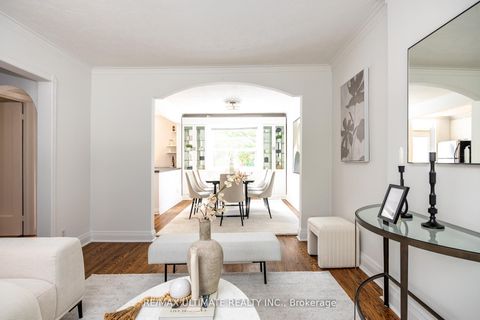 Photo 7 at 221 Donlea Drive, Leaside, Toronto