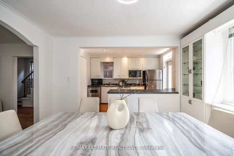 Photo 13 at 221 Donlea Drive, Leaside, Toronto