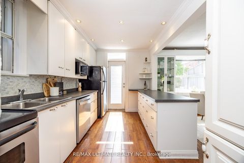 Photo 16 at 221 Donlea Drive, Leaside, Toronto