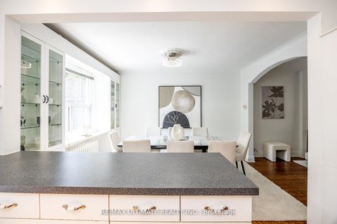 Photo 19 at 221 Donlea Drive, Leaside, Toronto