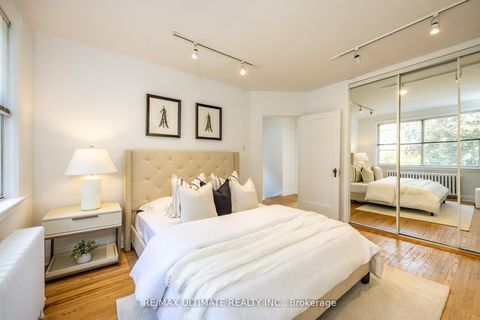 Photo 25 at 221 Donlea Drive, Leaside, Toronto