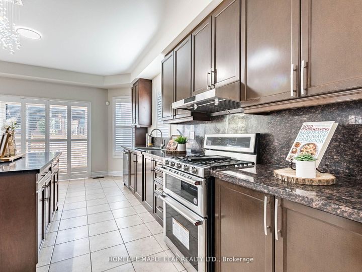 Photo 15 at 39 Birch Tree Trail, Bram East, Brampton