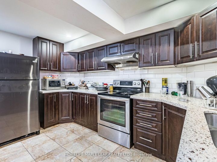 Photo 17 at 39 Birch Tree Trail, Bram East, Brampton