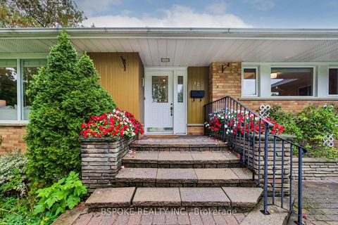 Photo 4 at 12 Vistaview Boulevard, Uplands, Vaughan