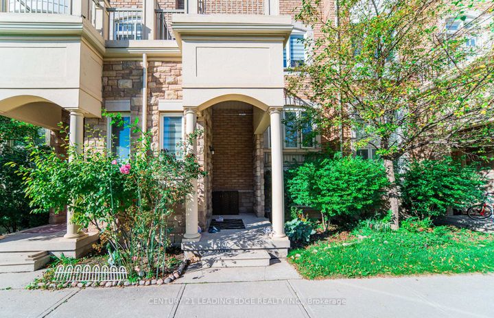 Photo 1 at 5 Dearie Lane, Milliken Mills East, Markham