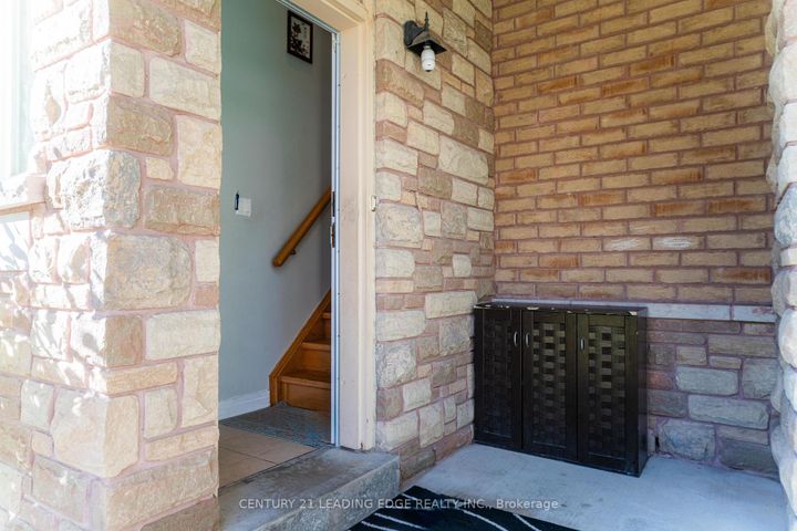 Photo 2 at 5 Dearie Lane, Milliken Mills East, Markham