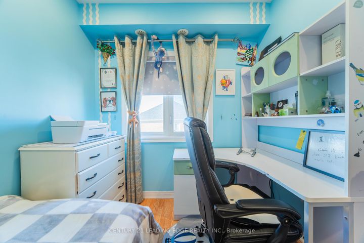 Photo 24 at 5 Dearie Lane, Milliken Mills East, Markham