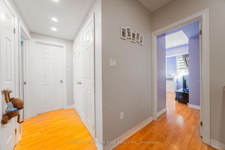 Photo 31 at 5 Dearie Lane, Milliken Mills East, Markham
