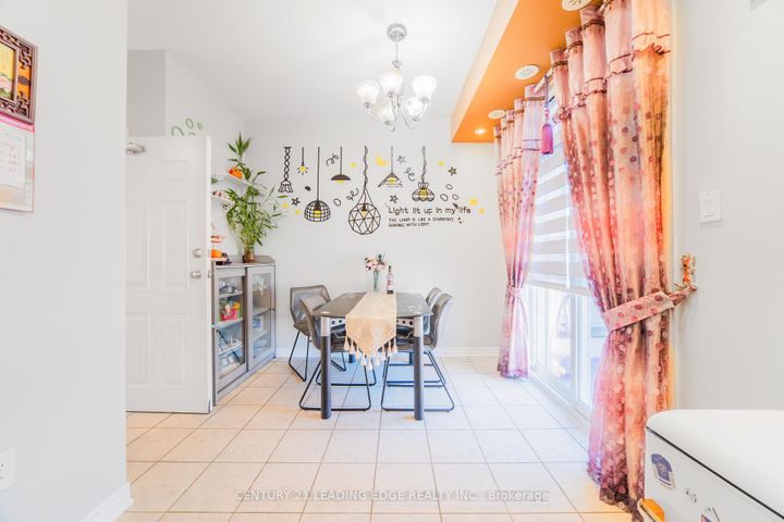 Photo 37 at 5 Dearie Lane, Milliken Mills East, Markham