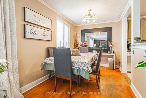 Photo 8 at 1 Norwich Place, Beaumonde Heights, Toronto