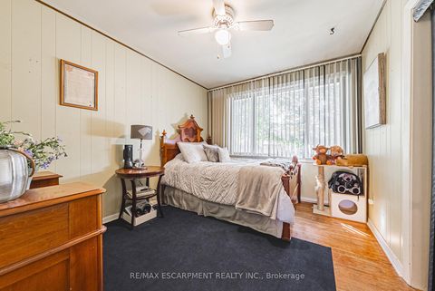 Photo 16 at 1 Norwich Place, Beaumonde Heights, Toronto