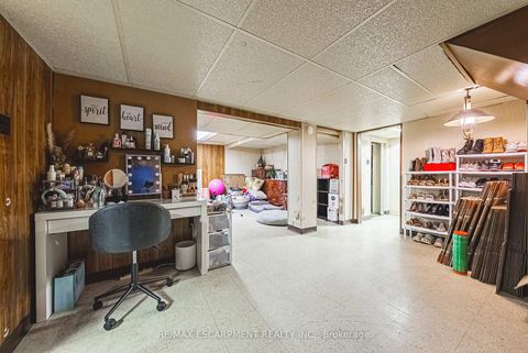 Photo 22 at 1 Norwich Place, Beaumonde Heights, Toronto