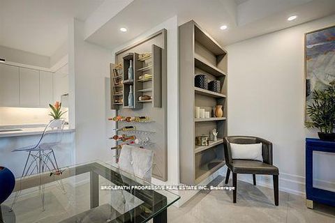Photo 10 at 301 - 3 Southvale Drive, Leaside, Toronto