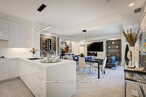 Photo 13 at 301 - 3 Southvale Drive, Leaside, Toronto