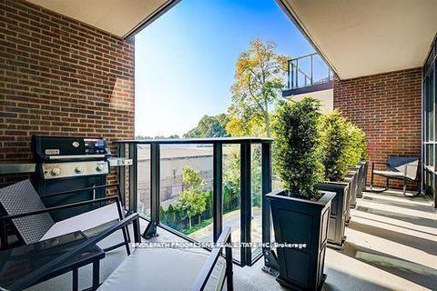 Photo 17 at 301 - 3 Southvale Drive, Leaside, Toronto