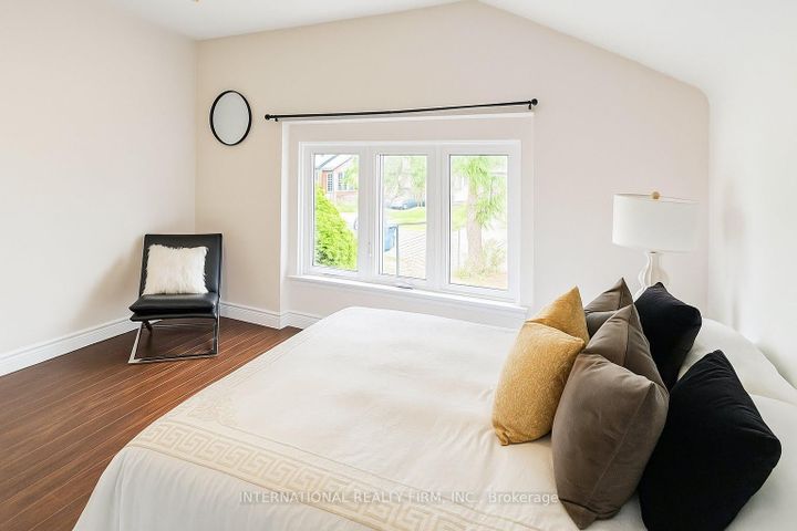 Photo 8 at 9 Benshire Drive, Woburn, Toronto