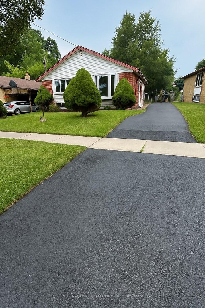 Photo 20 at 9 Benshire Drive, Woburn, Toronto