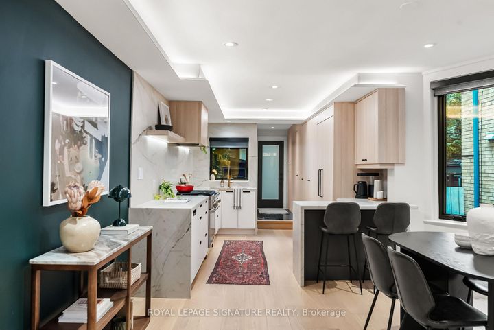 Photo 11 at 820 Palmerston Avenue, Annex, Toronto
