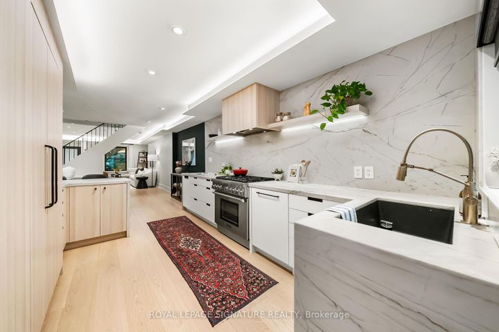 Photo 18 at 820 Palmerston Avenue, Annex, Toronto