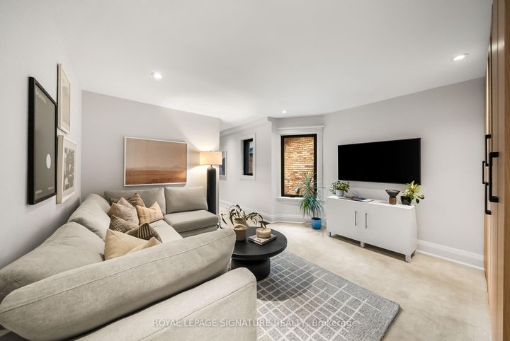 Photo 21 at 820 Palmerston Avenue, Annex, Toronto