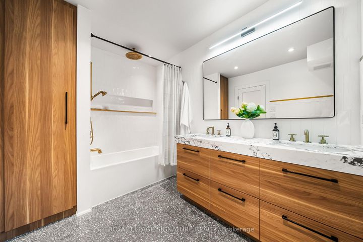 Photo 26 at 820 Palmerston Avenue, Annex, Toronto