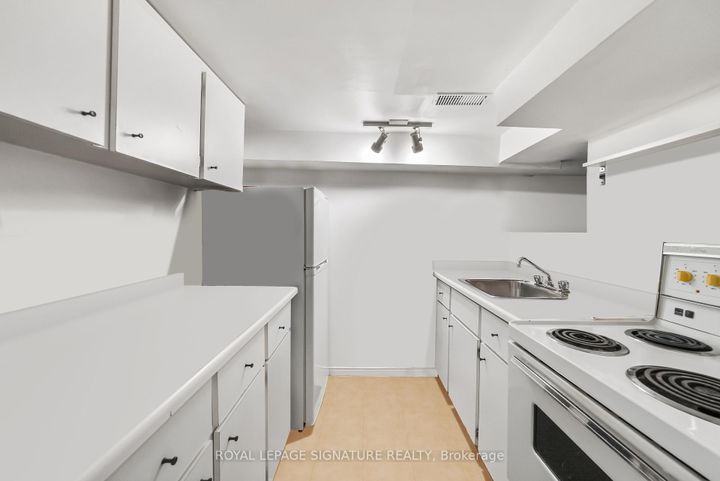 Photo 45 at 820 Palmerston Avenue, Annex, Toronto