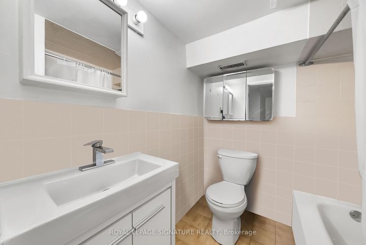 Photo 46 at 820 Palmerston Avenue, Annex, Toronto