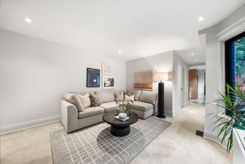 Photo 23 at 820 Palmerston Avenue, Annex, Toronto