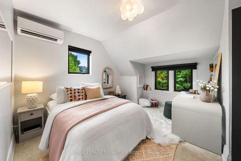 Photo 33 at 820 Palmerston Avenue, Annex, Toronto
