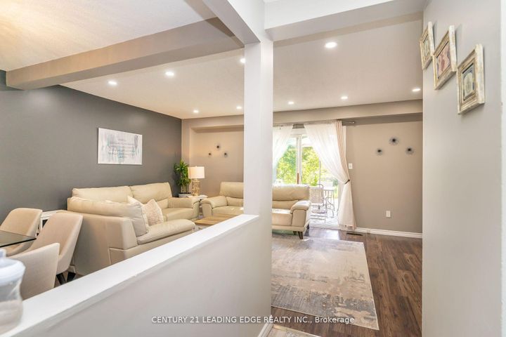 Photo 7 at 505 Lancelot Crescent, Eastdale, Oshawa