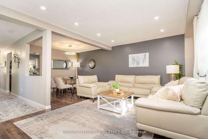 Photo 10 at 505 Lancelot Crescent, Eastdale, Oshawa