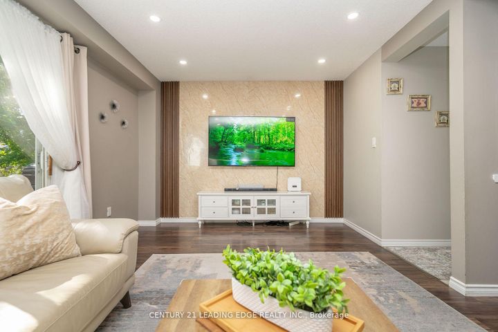 Photo 13 at 505 Lancelot Crescent, Eastdale, Oshawa