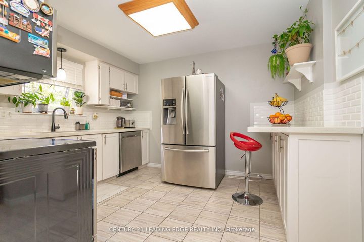 Photo 16 at 505 Lancelot Crescent, Eastdale, Oshawa