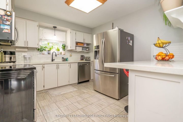 Photo 17 at 505 Lancelot Crescent, Eastdale, Oshawa