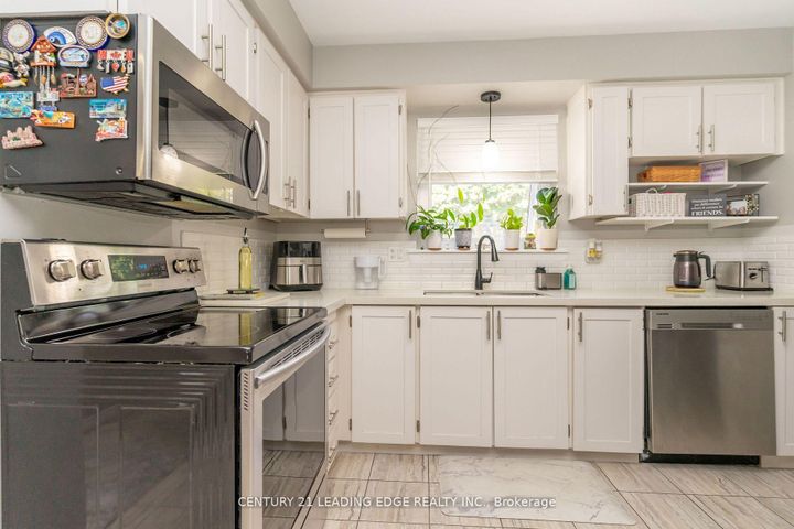 Photo 18 at 505 Lancelot Crescent, Eastdale, Oshawa