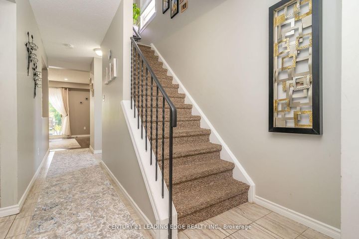 Photo 21 at 505 Lancelot Crescent, Eastdale, Oshawa