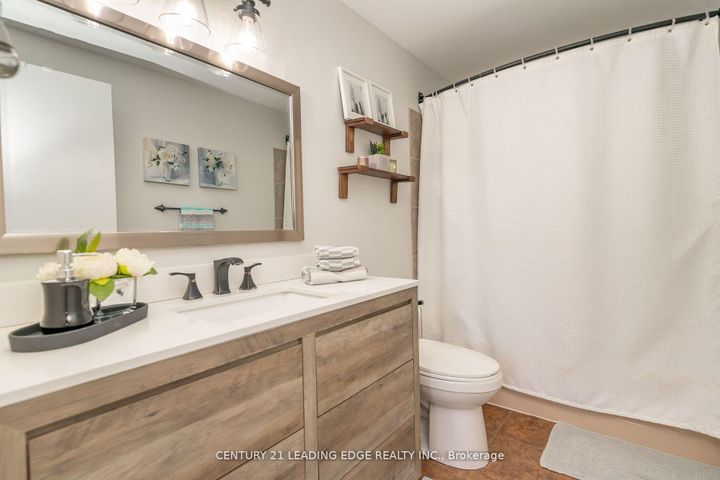 Photo 31 at 505 Lancelot Crescent, Eastdale, Oshawa