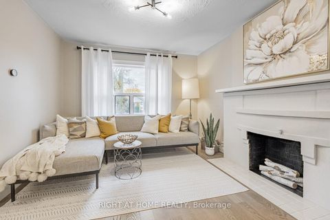 Photo 4 at 46 Clissold Road, City Centre West, Toronto